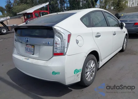 2015 Toyota Prius Plug-In z USA, uszkodzony, nr VIN JTDKN3DP0F3066087